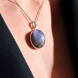 Μωβ Λαβραδορίτης Οβάλ 02