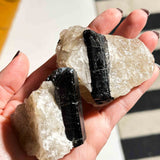 Ακατέργαστος Χαλαζίας με Τουρμαλίνη