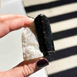 Ακατέργαστος Χαλαζίας με Τουρμαλίνη